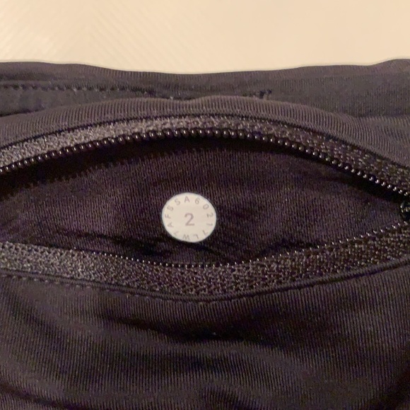 LULULEMON NWTs Speeds - Picture 4 of 7